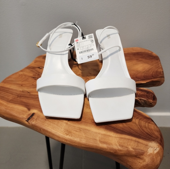 NWT ZARA White Heels with Ankle Strap - Picture 2 of 4